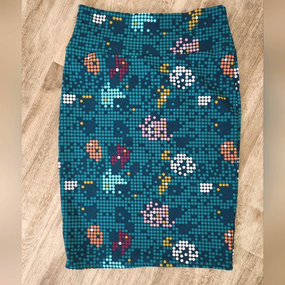 Cassie Skirt LulaRoe - small